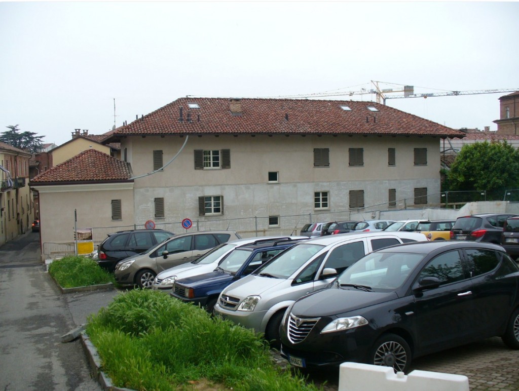 parcheggio via della pace