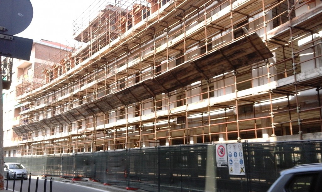 Il cantiere fermo da due anni, in Via Principe Amedeo