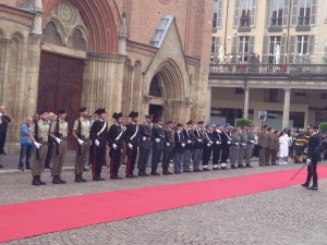 Forze armate in Piazza San Secondo