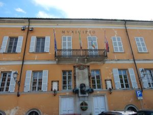 Cambiano Municipio - Piazza Vittorio Veneto