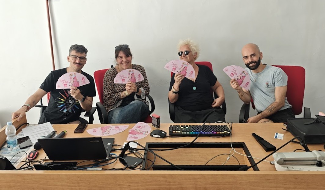 Lotta manifesta con Olga Maira Zannoni Lola Airaghi e Luca Minici