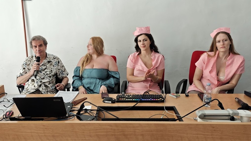 Roberto Baldazzini per Stop Tassa Etica con Debora Striani Valentina Nappi e Luiza Munteanu